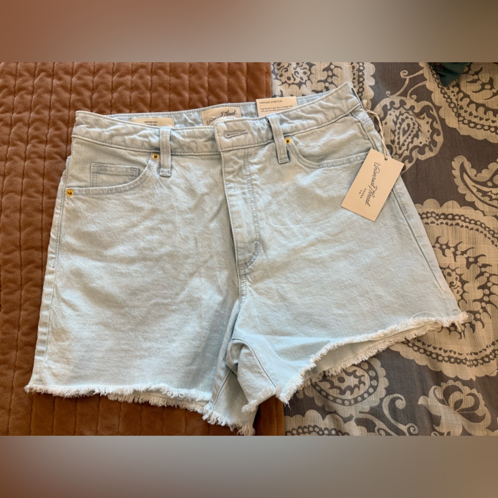 Women’s Universal Thread Vintage MIDI Shorts NWT size 8